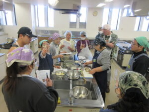 日本語教室課外授業「芋煮会体験レクレーション」が開催されました。