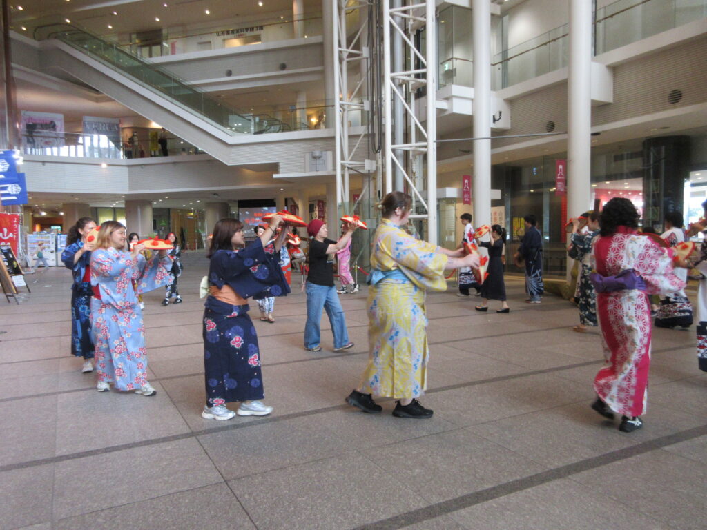 【満員御礼！募集終了しました】ゆかたの着付けを学ぶ＆花笠踊り練習　参加するひと募集！ (Yukata and Hanagasa Dance Experience) (浴衣体验及花笠舞体验) (유카타 입기와 하나가사 마츠리 체험)